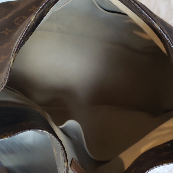 Louis Vuitton Artsy MM Monogram bag 😍 - Picture 9 of 15
